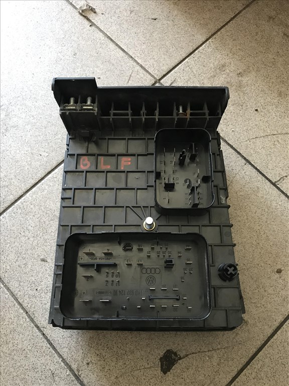 Seat León II 1P 1,6 FSI BLF - biztosíték tábla 1k0937124k 2. kép