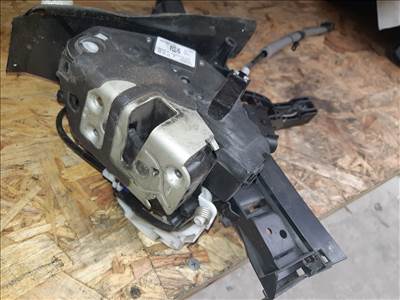 Ford Focus III Bal Hátsó Ajtó Zárszerkezet  Központizár Motor BM5A-A26413-AF