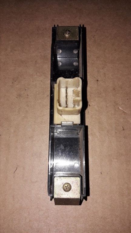 Suzuki Vitara Jobb Elsõ Ablakemelõ Kapcsoló 2. kép