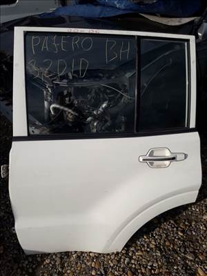 Mitsubishi Pajero Bal Hátsó Ajtó