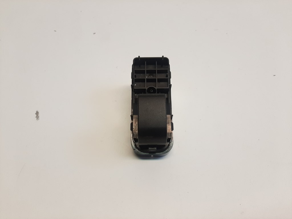 Mazda 3 (BL) jobb hátsó ablakemelõ kapcsoló BBM266370 1. kép