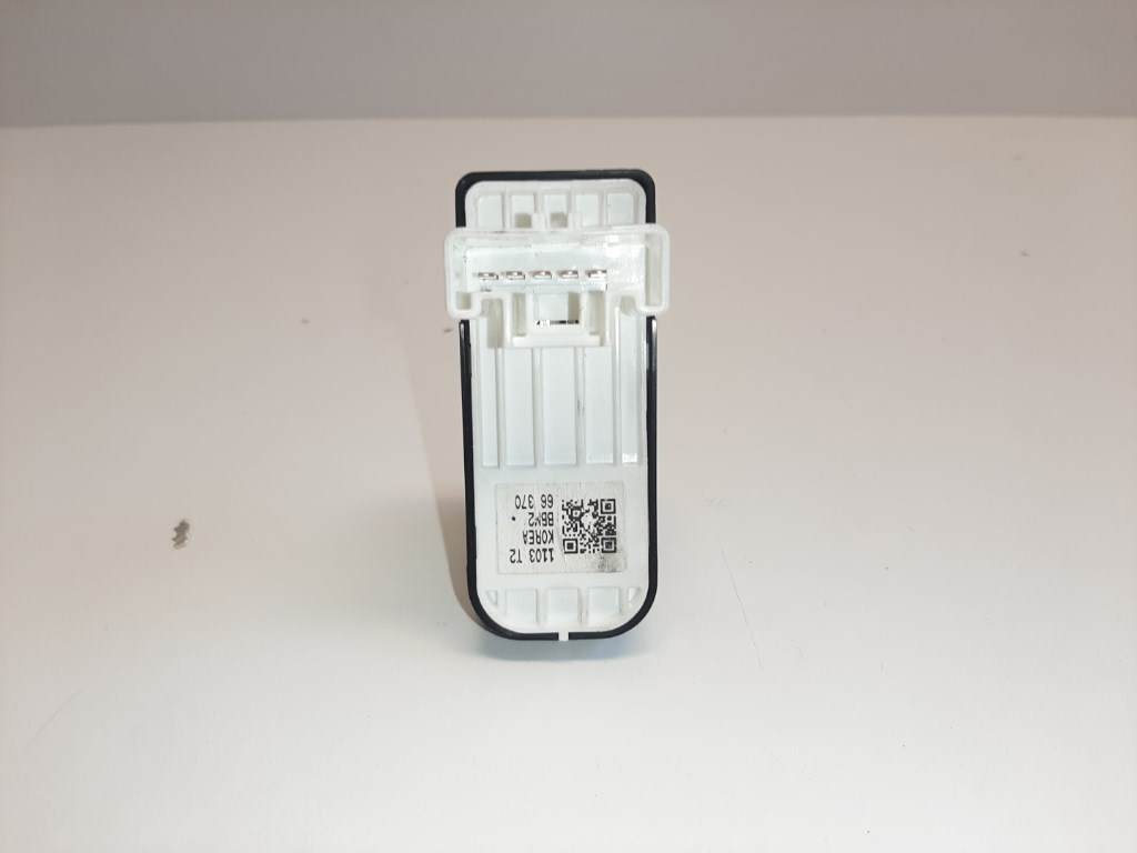 Mazda 3 (BL) jobb hátsó ablakemelõ kapcsoló BBM266370 2. kép