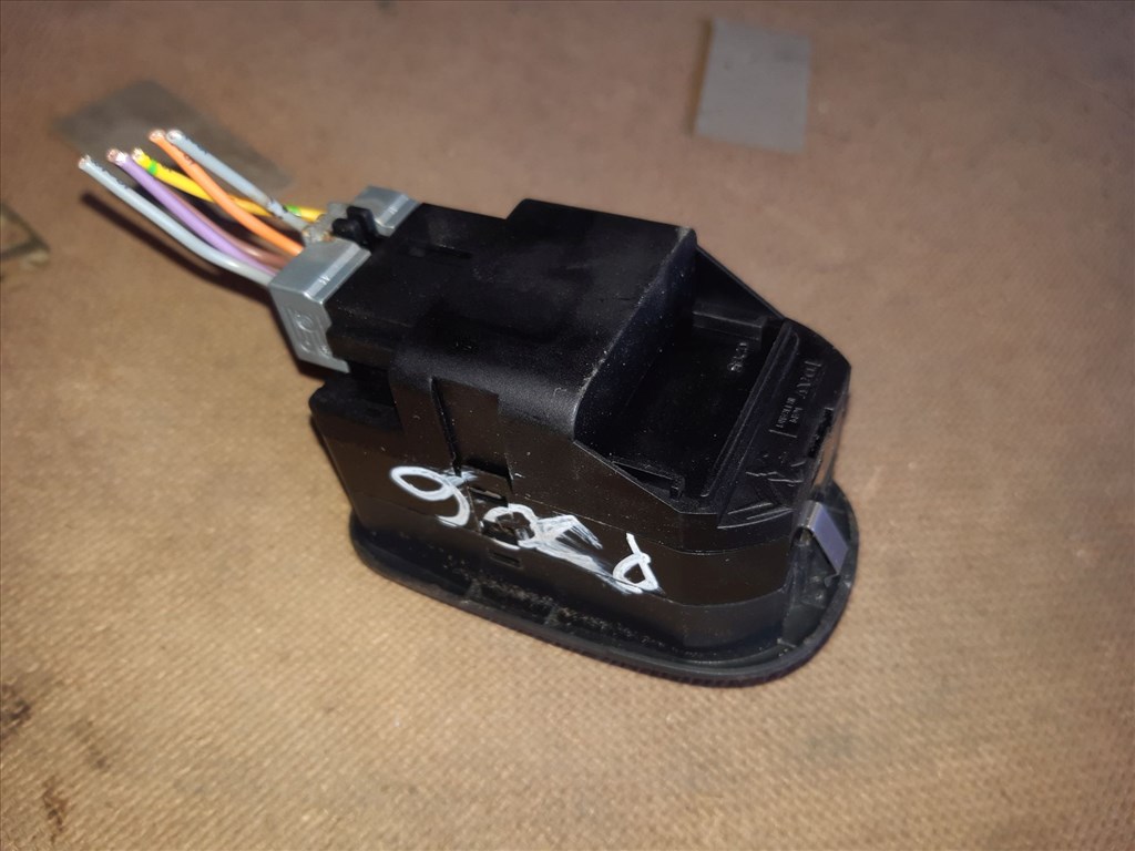 Peugeot 206 Bal Elsõ Ablakemelõ Kapcsoló 2. kép