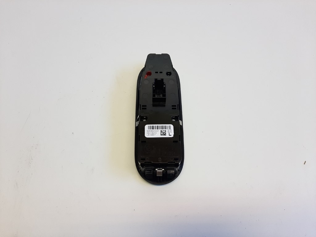 Mini cooper (F55/F56) bal elsõ ablakemelõ kapcsoló 9289623 2. kép