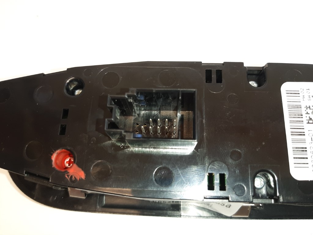 Mini cooper (F55/F56) bal elsõ ablakemelõ kapcsoló 9289623 3. kép