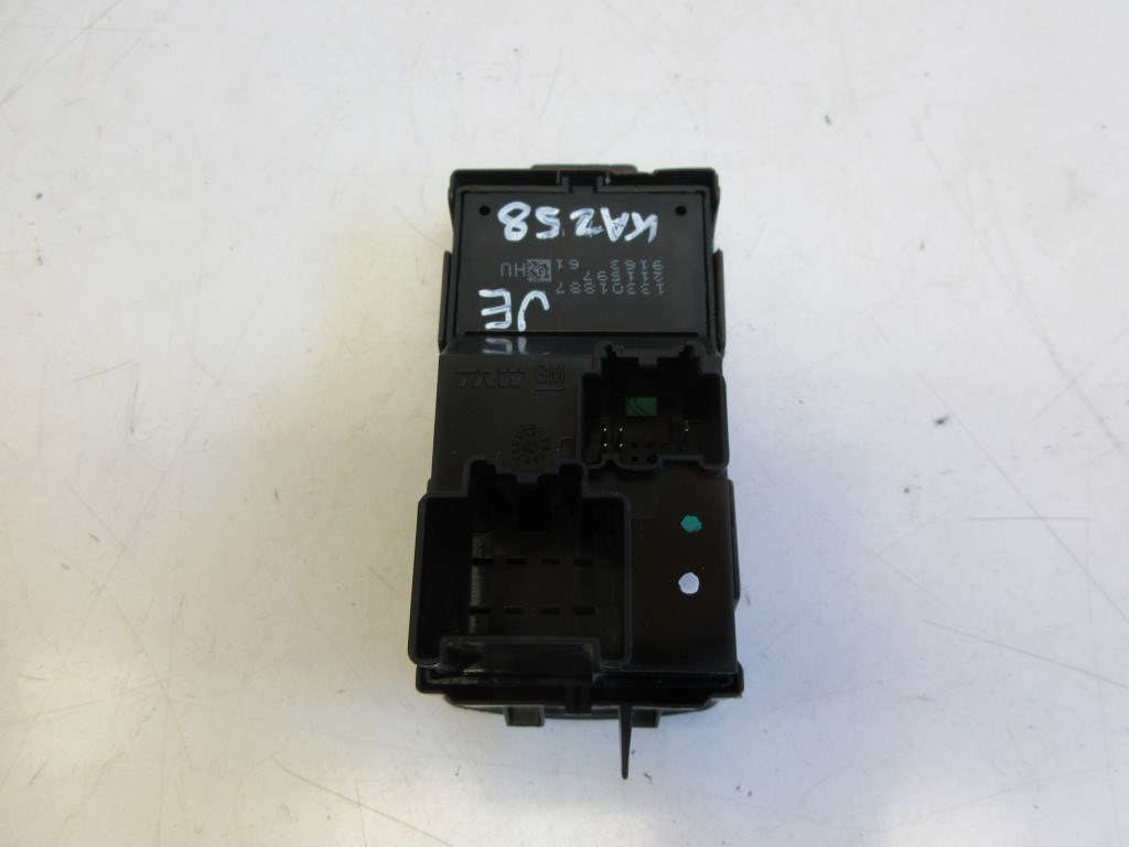 Opel Insignia jobb elsõ ablakemelõ kapcsoló 13301887 2. kép