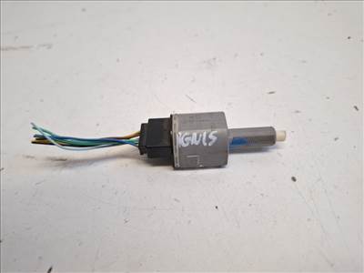 Suzuki Ignis  féklámpa kapcsoló