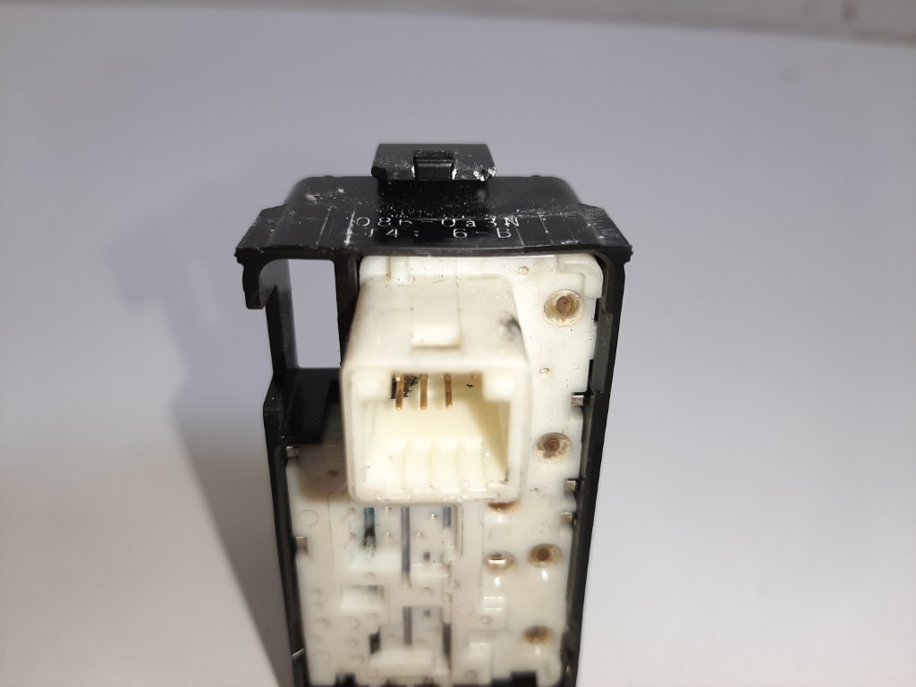 Toyota Auris (E180) jobb elsõ ablakemelõ kapcsoló 84810-02140 2. kép