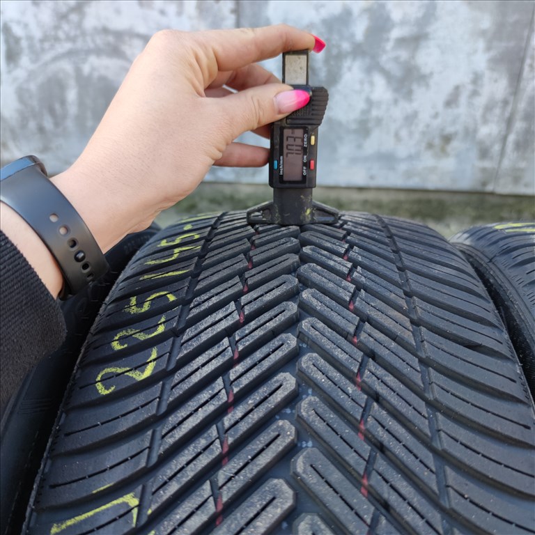 225/45 R17 Superia négyévszakos gumi 99500ft a 4db/16/ 1. kép