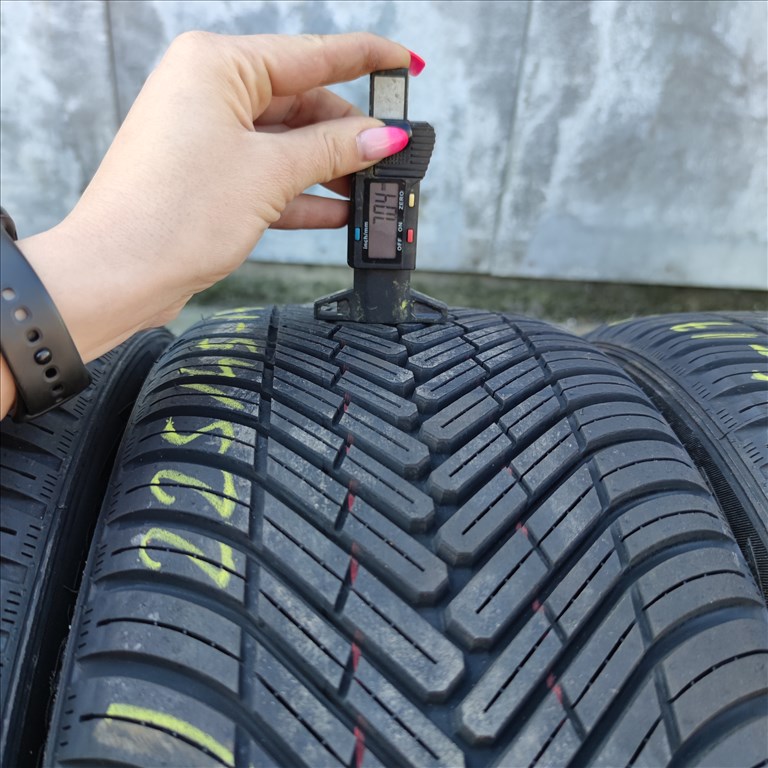 225/45 R17 Superia négyévszakos gumi 99500ft a 4db/16/ 2. kép