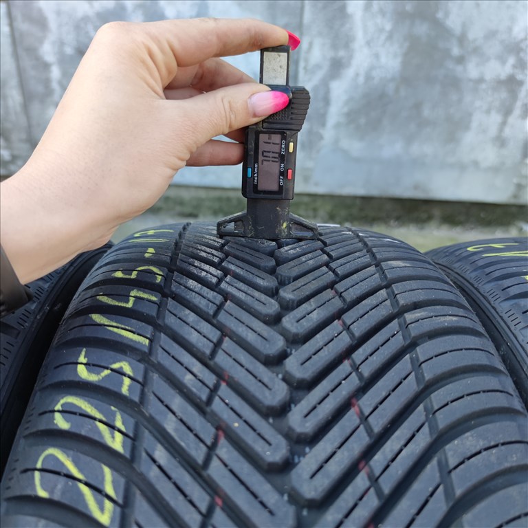 225/45 R17 Superia négyévszakos gumi 99500ft a 4db/16/ 3. kép