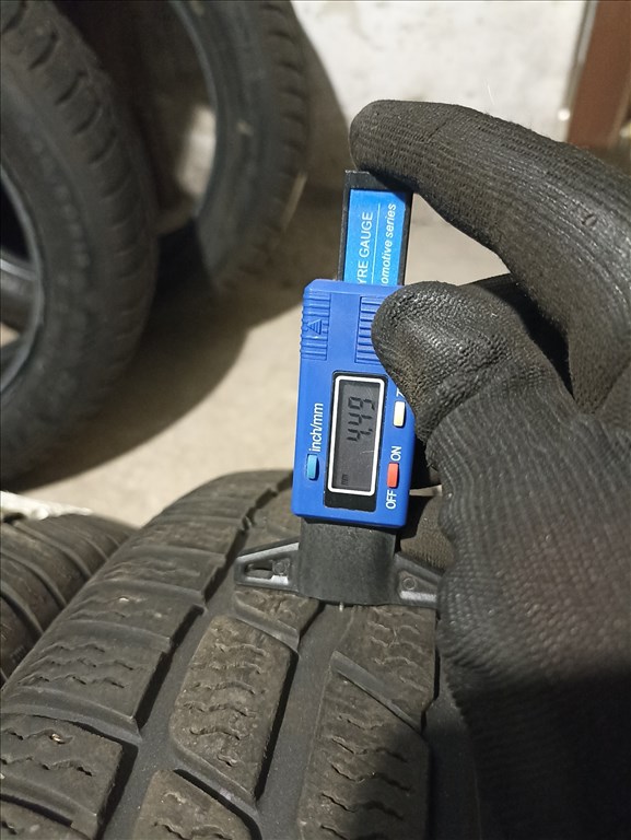  215/6016" használt Continental téli gumi gumi 2. kép