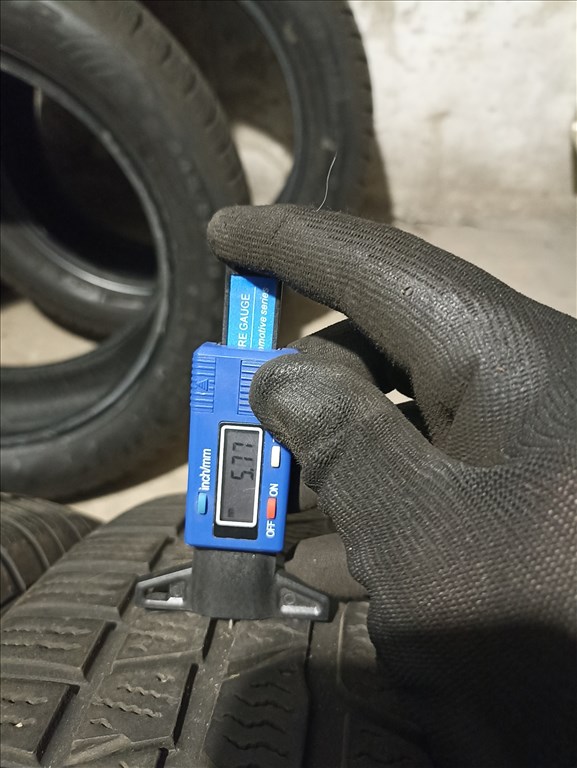  215/6016" használt Continental téli gumi gumi 3. kép