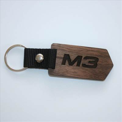 Egyedi kulcstartó M3 felirattal