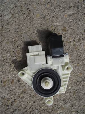 Volkswagen Passat B8 bal első ablakemelő motor  5q4959812e