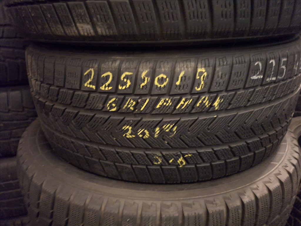 225/40/19"  Gripmax téli gumi  1. kép