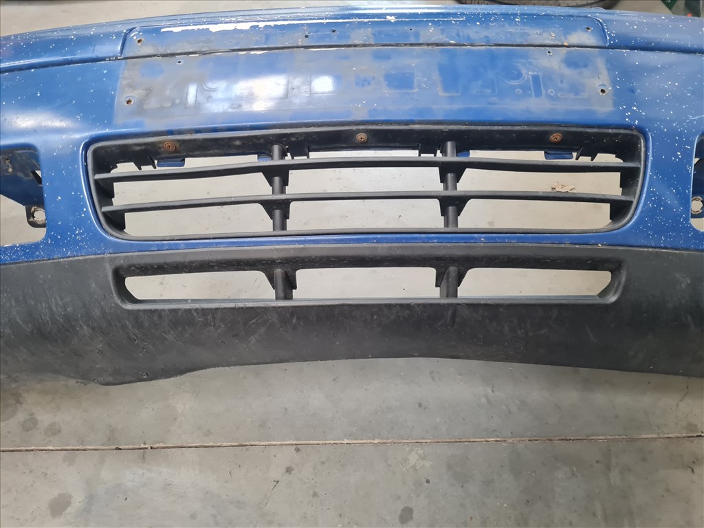 Volkswagen Bora első lökhárító LW5Z (24902) 2. kép