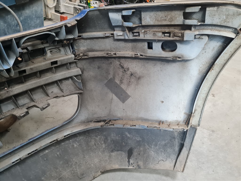 Volkswagen Bora első lökhárító LW5Z (24902) 15. kép