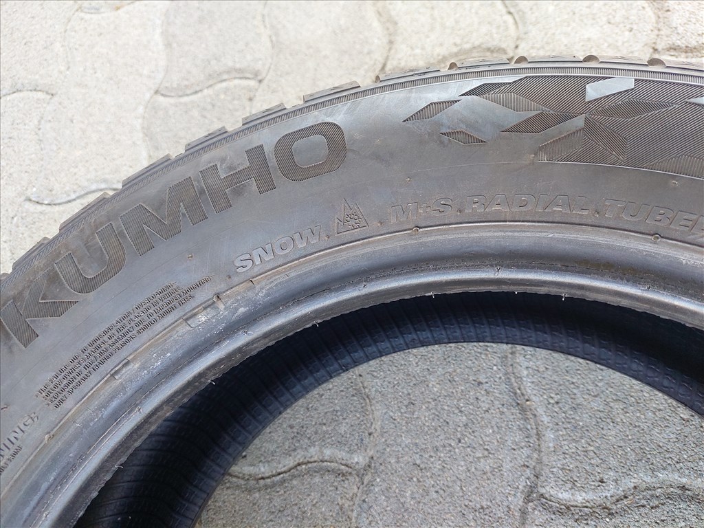  215/55 R17" újszerű Kumho téli gumi gumi 1. kép