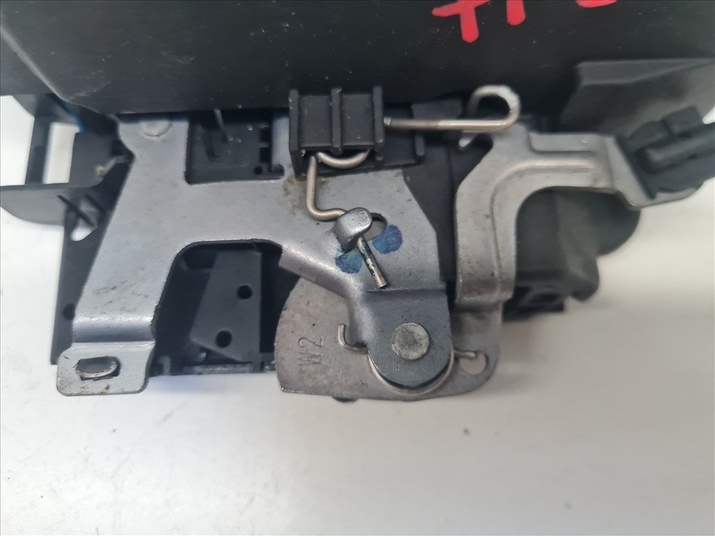 Volkswagen Golf VI kombi bal hátsó ajtózár (25314) 7l083915d 3. kép