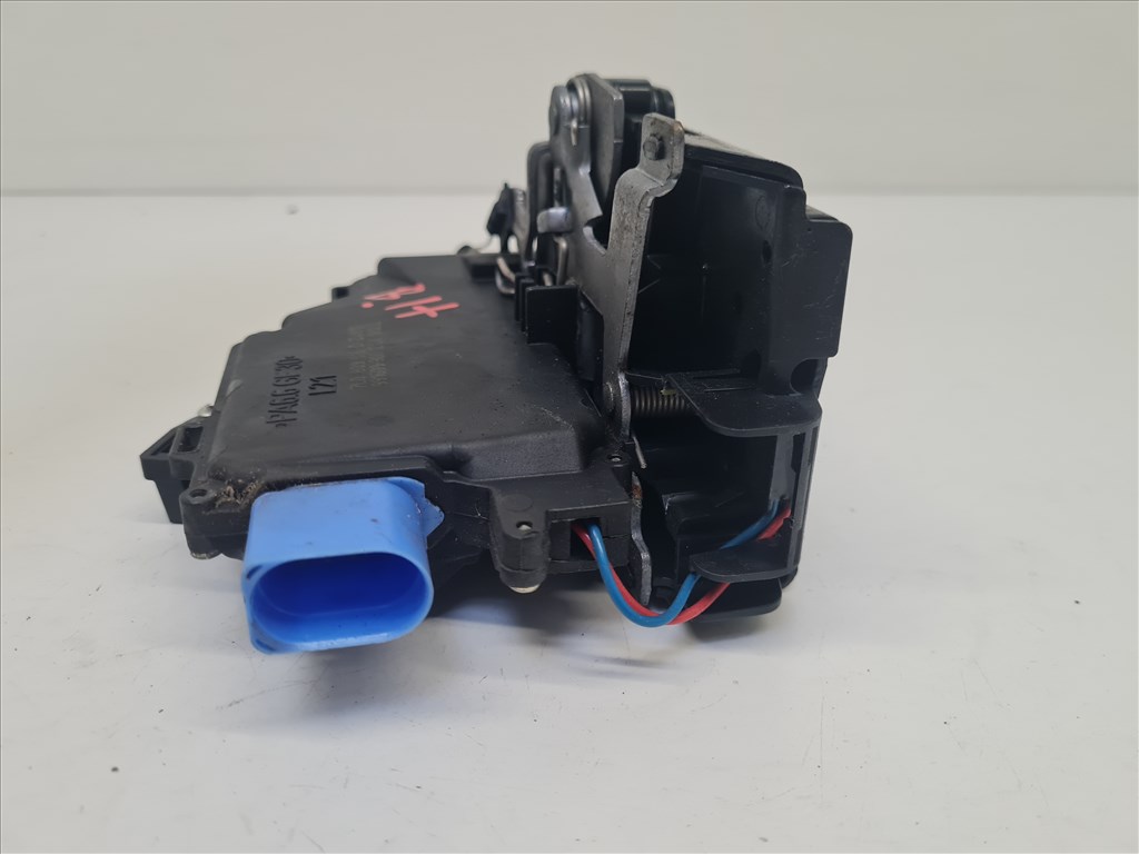 Volkswagen Golf VI kombi bal hátsó ajtózár (25314) 7l083915d 7. kép