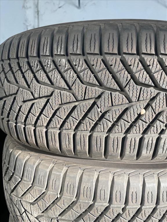  205/5516" használt Yokohama téli gumi gumi 1. kép