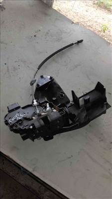 Ford Focus II Jobb Első Ajtó Zárszerkezet  Központizár Motor