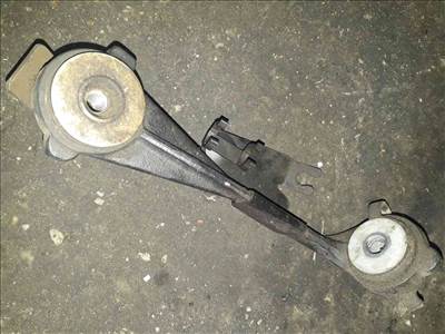 Renault Trafic Első Bölcső Merevítő