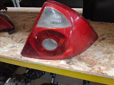 Ford Mondeo III Jobb Hátsó Lámpa 1S7113404A