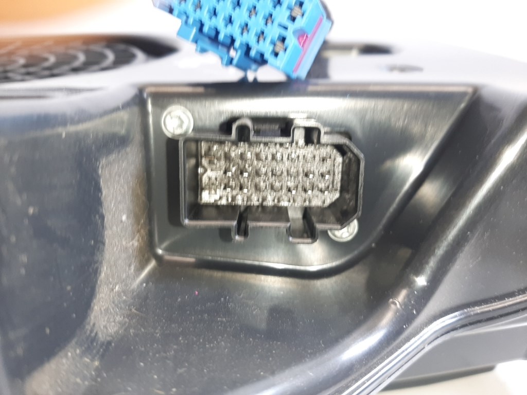 Audi A3 5 ajtós (8P) bal hátsó hangszóró csomagtérbe 8P4035382 3. kép