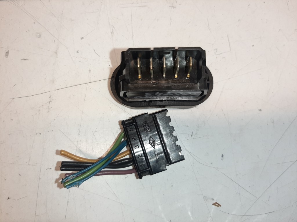 Dacia Sandero (BS) bal elsõ ablakemelõ kapcsoló 2. kép