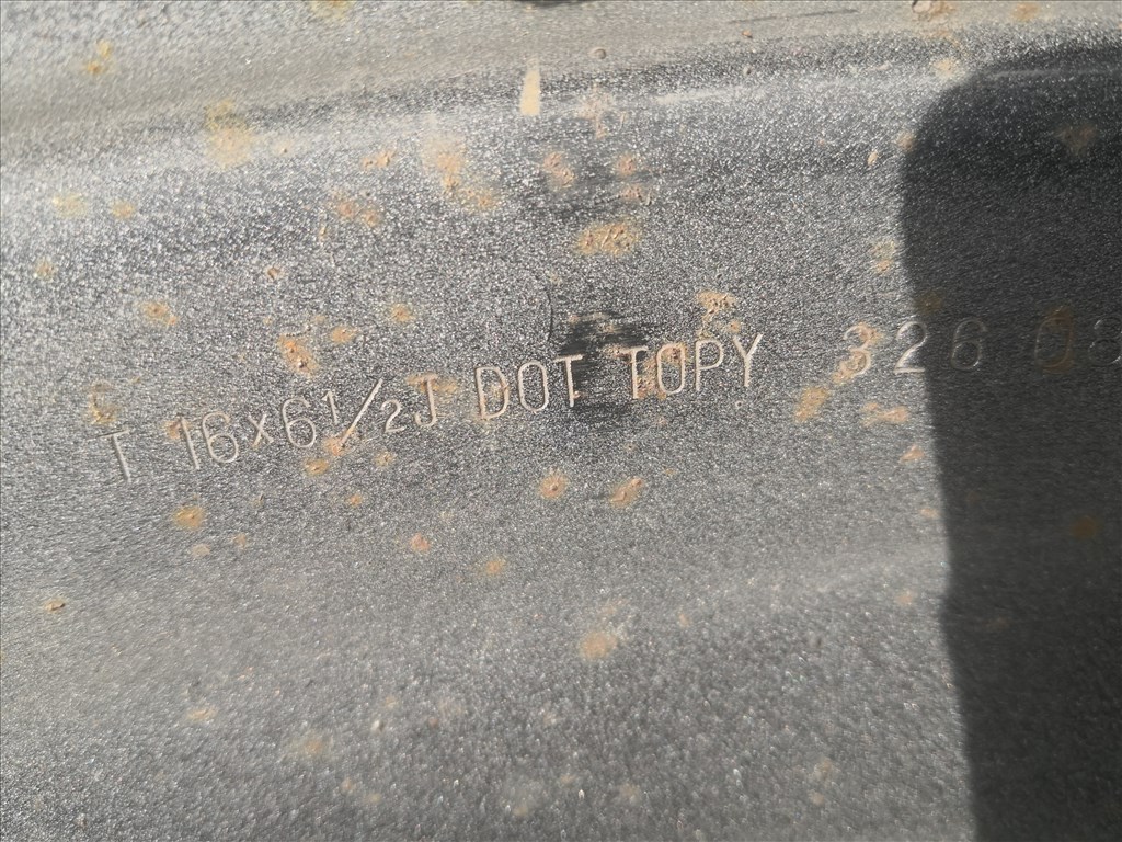 Suzuki Vitara Toyota Rav4 16-os acélfelnik 5x114.3 6. kép