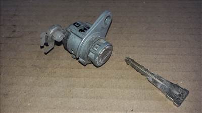 Opel Frontera B Bal Első Ajtó Zárbetét