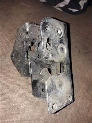 Iveco Daily Jobb Csomagtérajtó Zárszerkezet