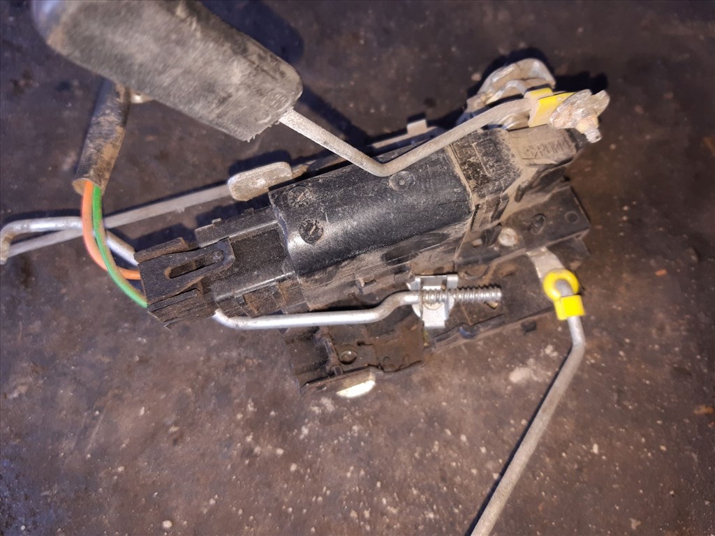 Renault Master 03-10 Bal Elsõ Ajtó Zárszerkezet  Központizár Motor 2. kép