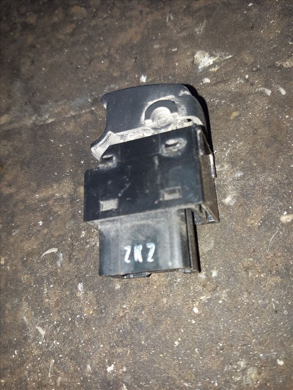 Kia Sorento Jobb Hátsó Ablakemelõ Kapcsoló 2. kép