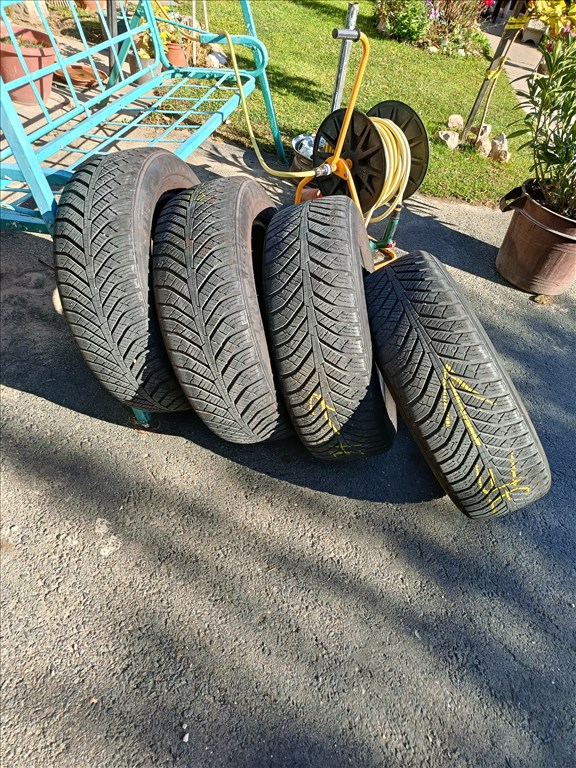  225/6017" használt Kumho négyévszakos gumi gumi 1. kép