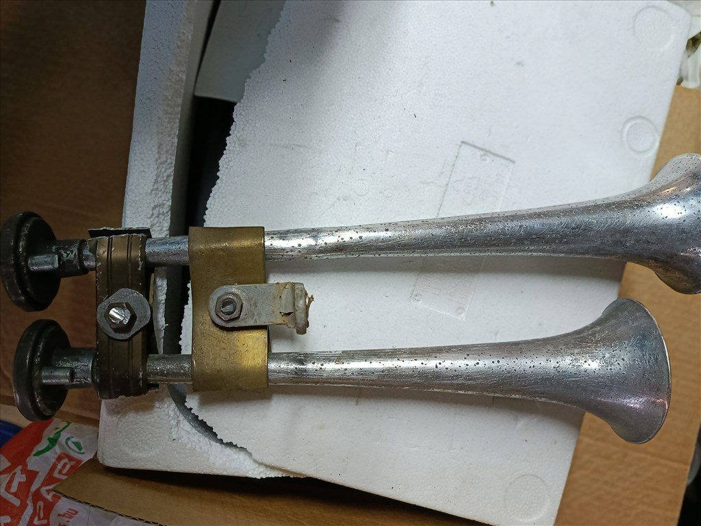 Kétcsöves légkürt 1. kép