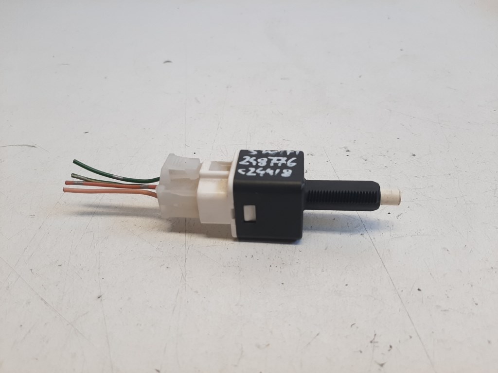 Suzuki Swift (RS) féklámpa kapcsoló 1. kép