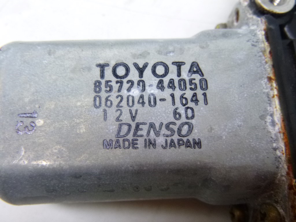 Toyota Avensis Verso bal hátsó ablakemelõ motor 8572044050 2. kép