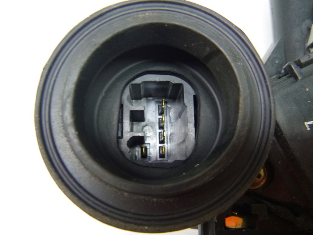 Toyota Avensis Verso bal hátsó ablakemelõ motor 8572044050 3. kép