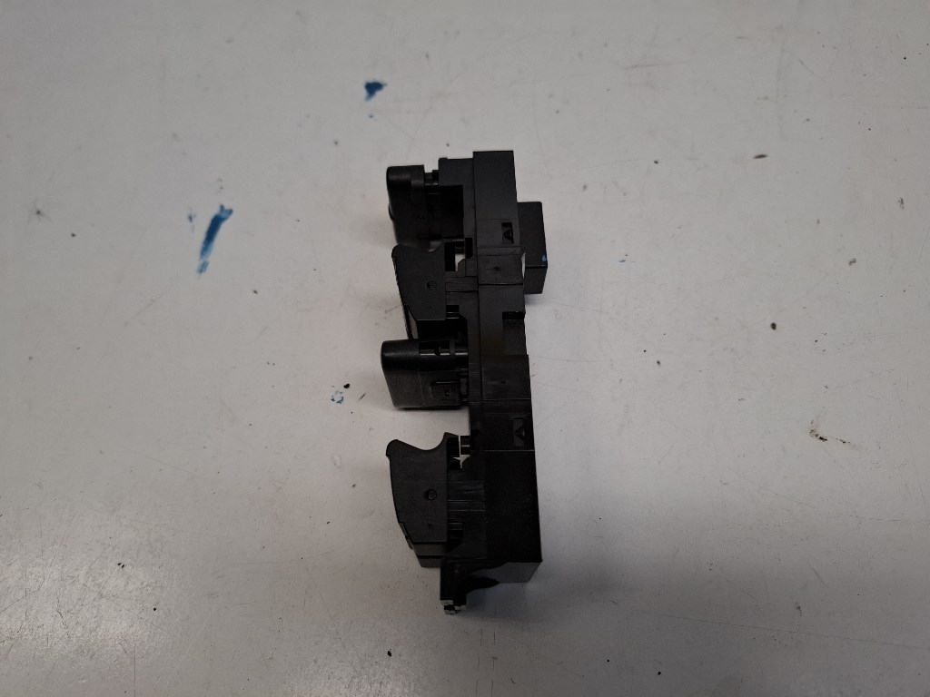 Volkswagen Golf IV (1J) bal elsõ ablakemelõ kapcsoló 1J4959857D 2. kép