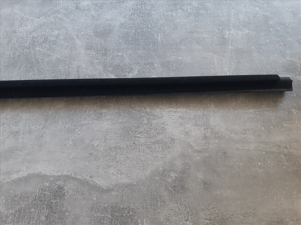 Mercedes-Benz E C238 bal első ajtó ablak tömítősín A2387201907 2B16 6. kép