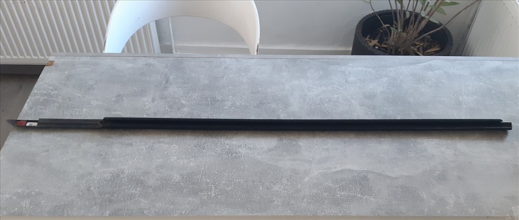 Mercedes-Benz E C238 bal első ajtó ablak tömítősín A2387201907 2B16 4. kép