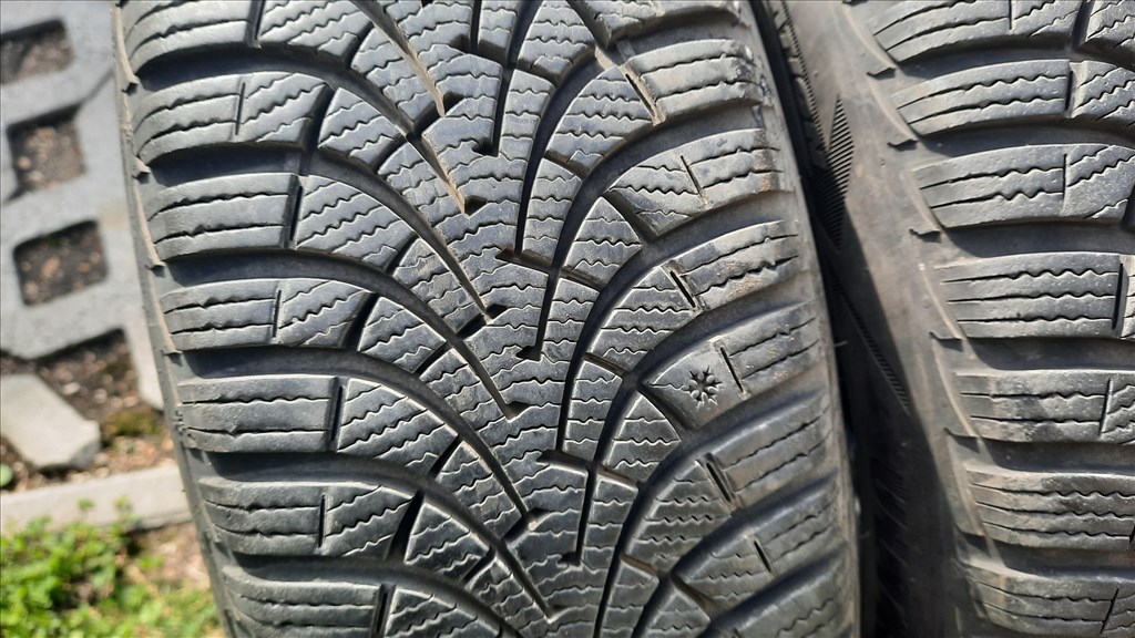  175/60 R15 Goodayear Téli gumii 2. kép