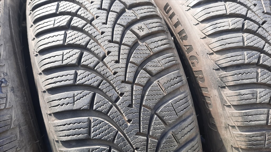  175/60 R15 Goodayear Téli gumii 3. kép