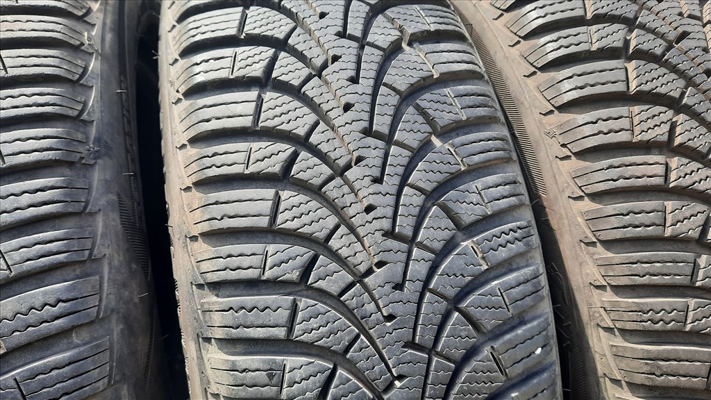  175/60 R15 Goodayear Téli gumii 4. kép