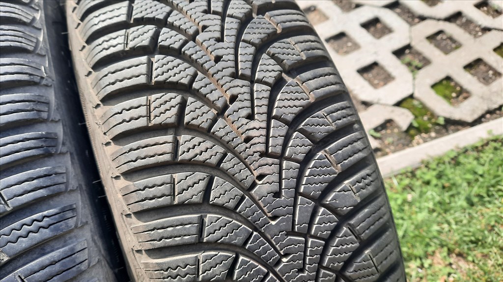  175/60 R15 Goodayear Téli gumii 5. kép