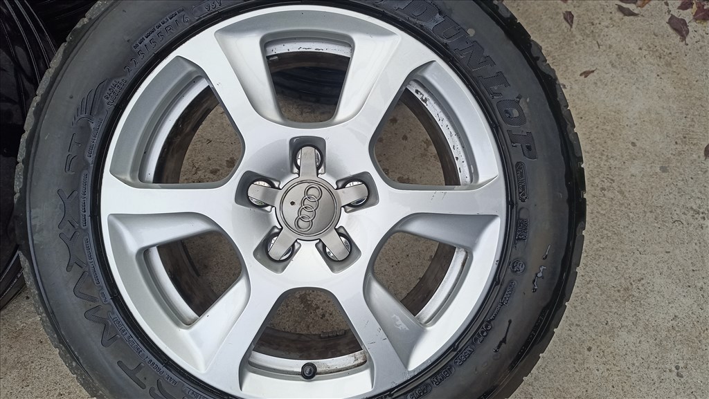  5x112 r 16" (gyári felni) magnézium felni, rajta kopott gumi  2. kép