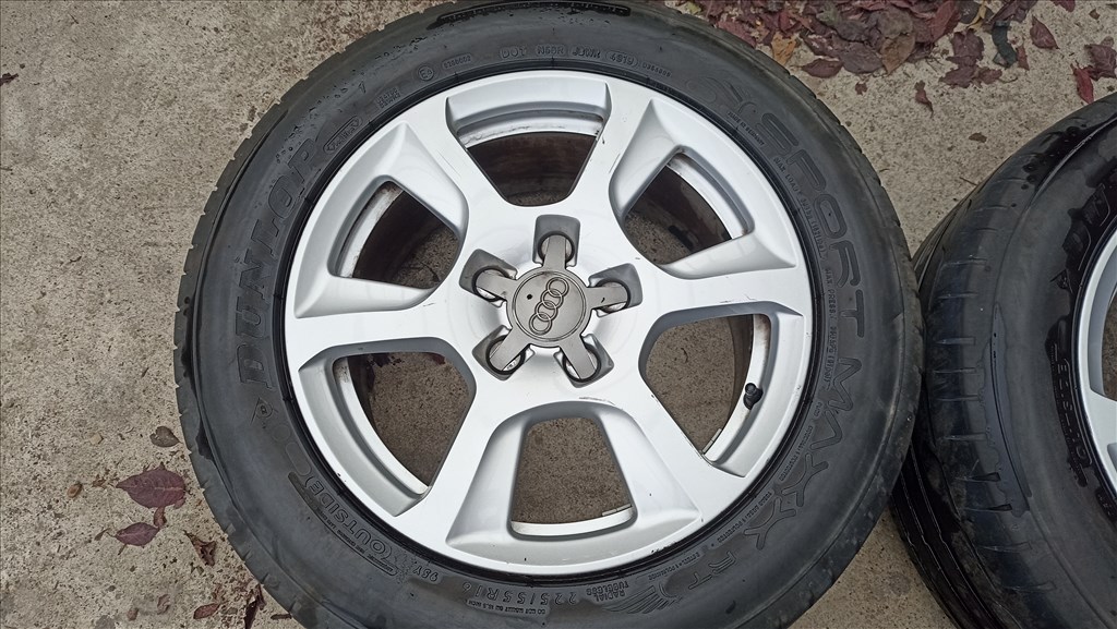  5x112 r 16" (gyári felni) magnézium felni, rajta kopott gumi  4. kép